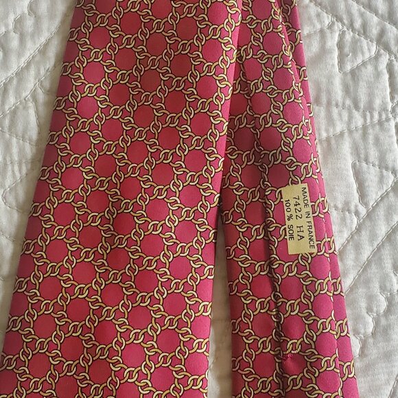 HERMES Red and Gold Vintage Chain Pattern Tie - Picture 8 of 8